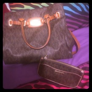 Michael Kors large Hampton tote w/makeup bag
